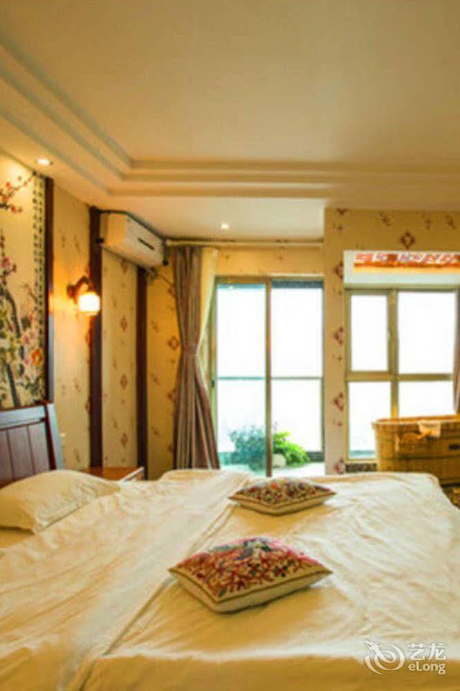 Yawei Apartment Hotel Куньмін Екстер'єр фото
